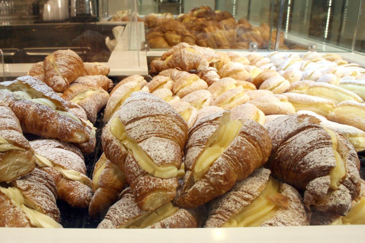 Maison Saint Honore Foggia Bagian luar foto